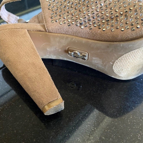 Jennifer Lopez Sasha Blush Heels with studs - Picture 12 of 15